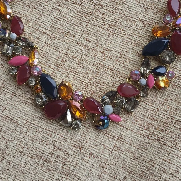 J.Crew Crystal Wreath Cluster Necklace NWT - Picture 5 of 7